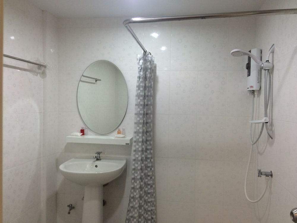 Double Dd House At Mrt Sutthisarn Bangkok Extérieur photo