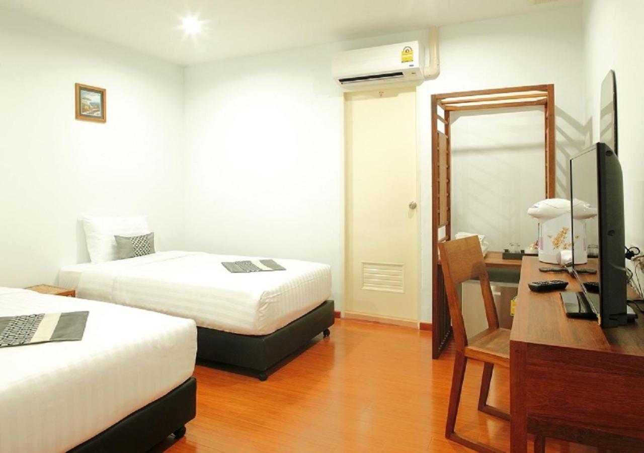 Double Dd House At Mrt Sutthisarn Bangkok Extérieur photo