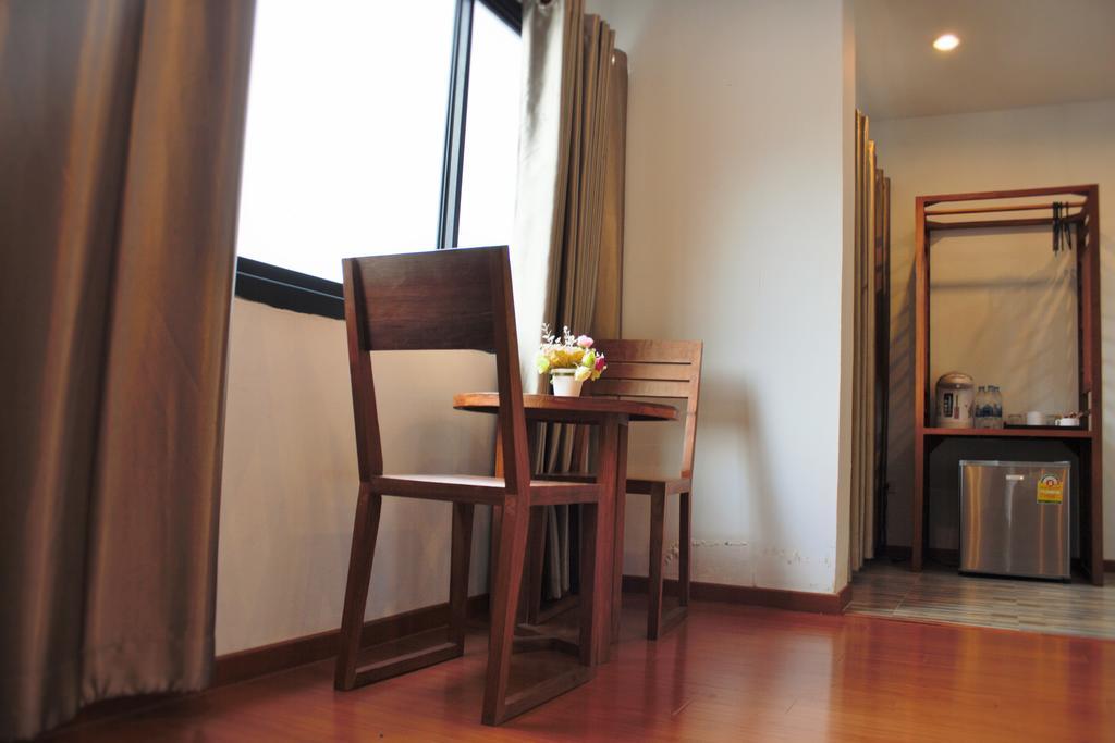 Double Dd House At Mrt Sutthisarn Bangkok Extérieur photo