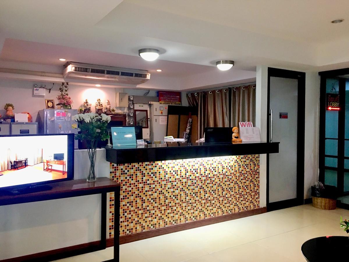 Double Dd House At Mrt Sutthisarn Bangkok Extérieur photo