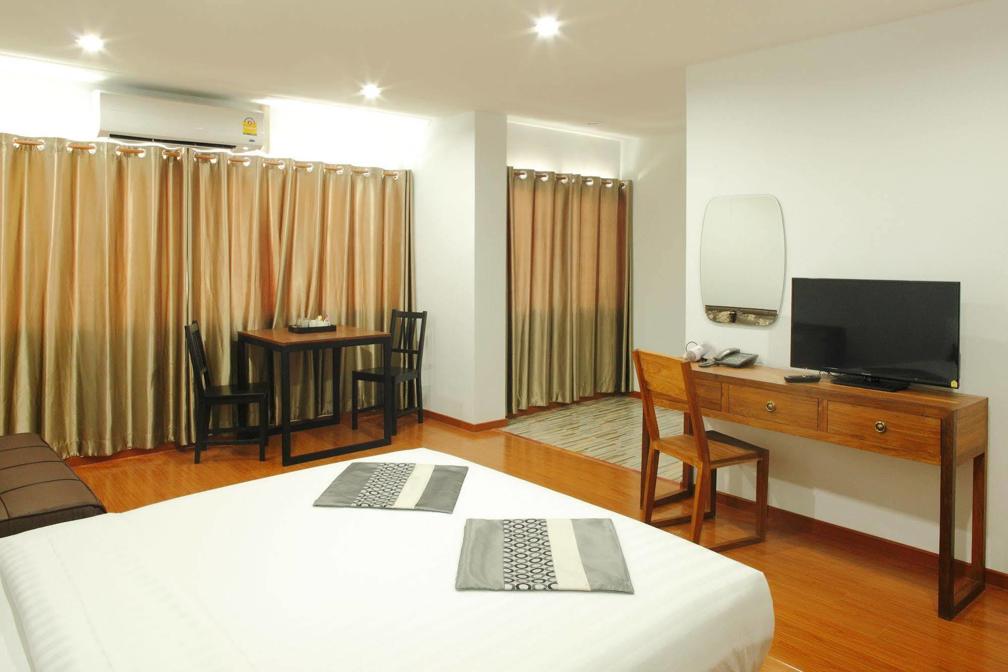 Double Dd House At Mrt Sutthisarn Bangkok Extérieur photo