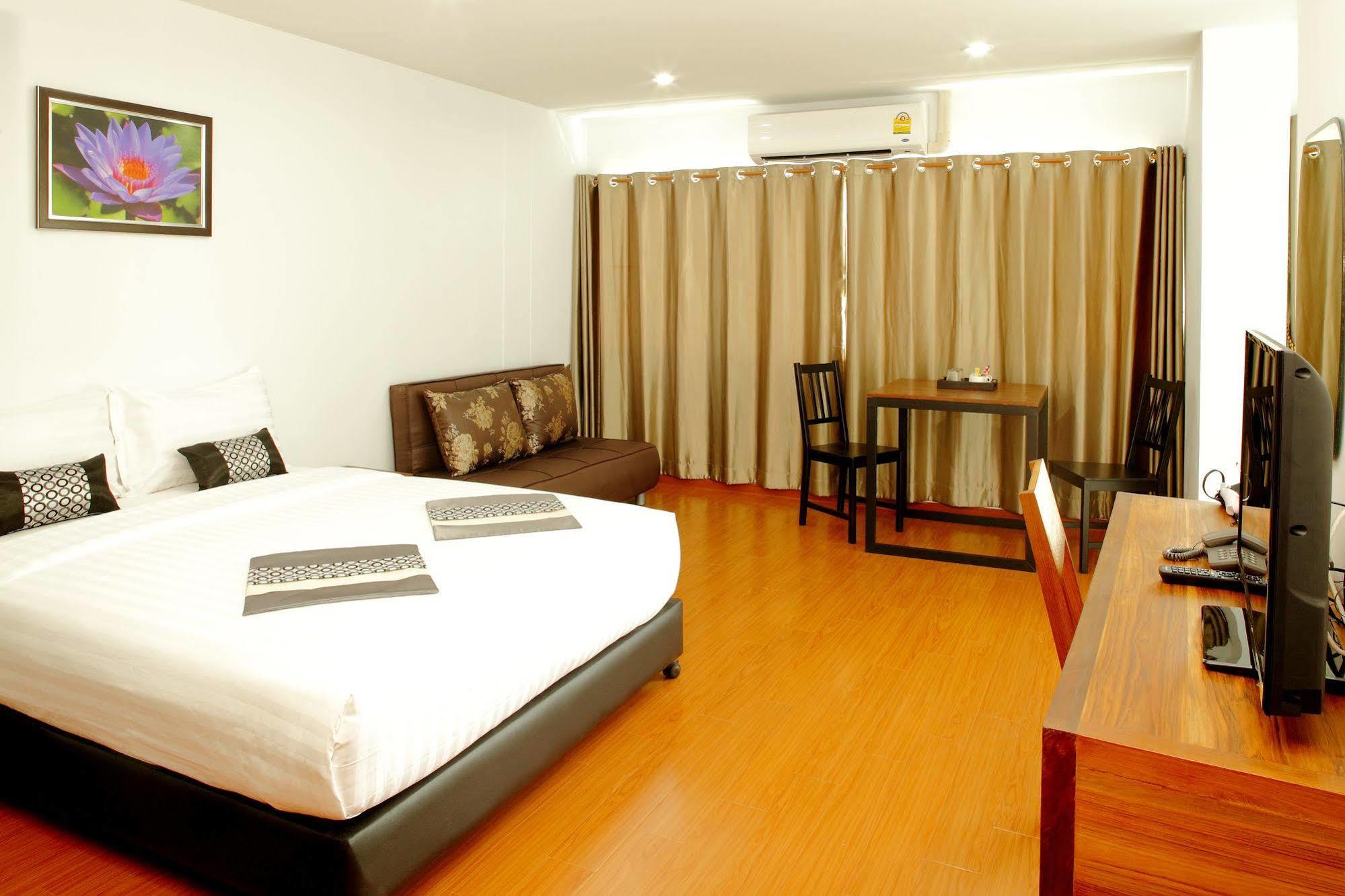 Double Dd House At Mrt Sutthisarn Bangkok Extérieur photo