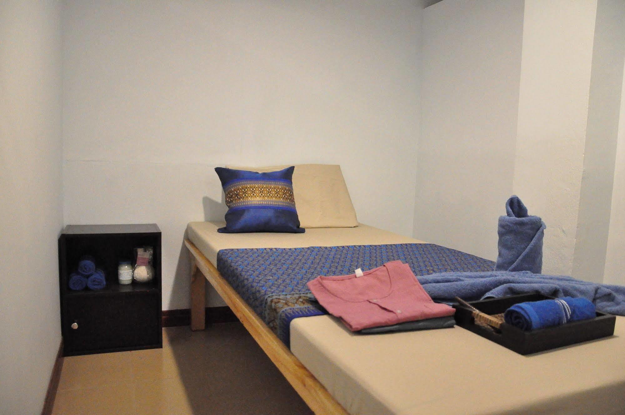 Double Dd House At Mrt Sutthisarn Bangkok Extérieur photo