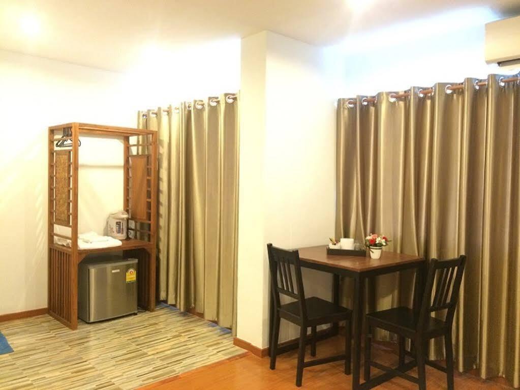 Double Dd House At Mrt Sutthisarn Bangkok Extérieur photo